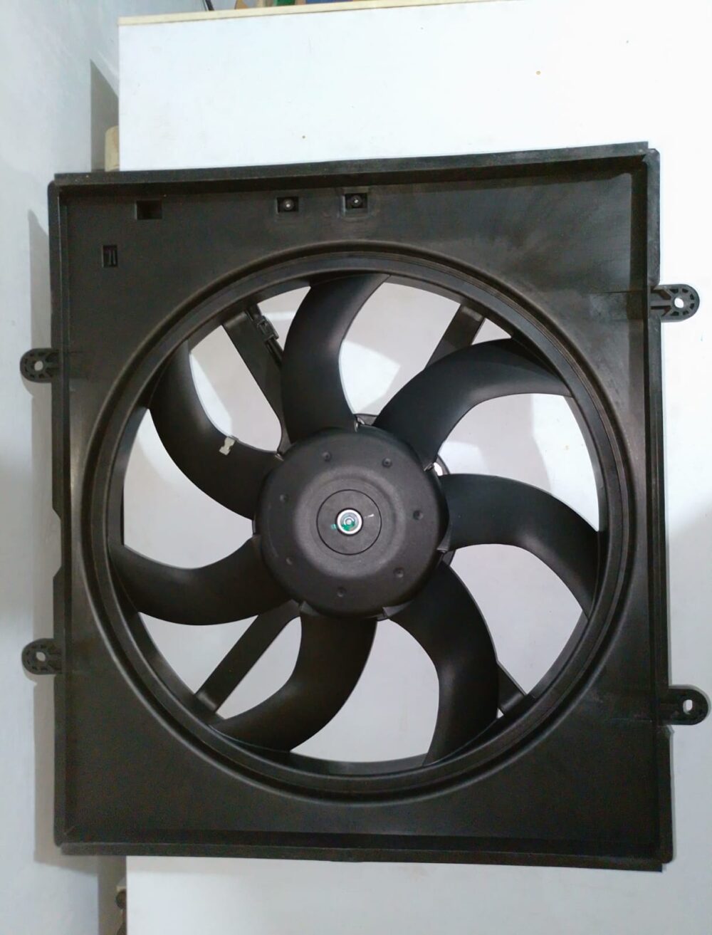 ENSAMBLE MOTO VENTILADOR DE RADIADOR CHEVROLET TORNADO VAN 2022-2025 - Imagen 4